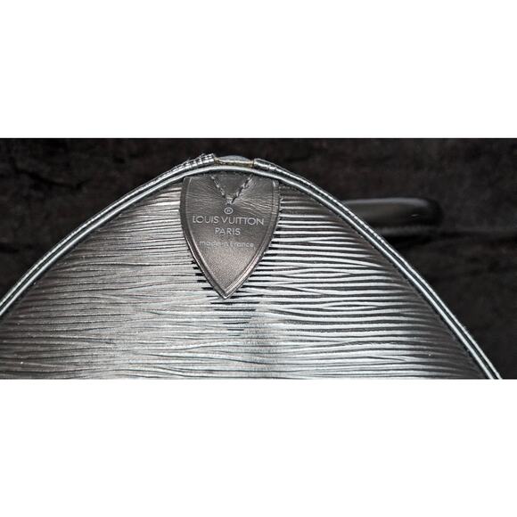 LOUIS VUITTON Epi Keepall 45 Boston Bag Black - Picture 15 of 16